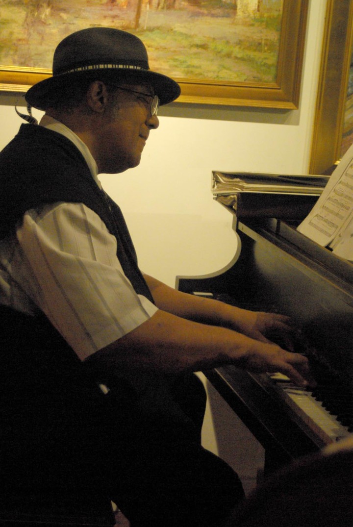 photo of piano player