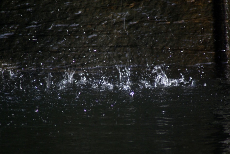 water drops in dark water