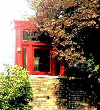 Just an interesting doorway on one of the houses.